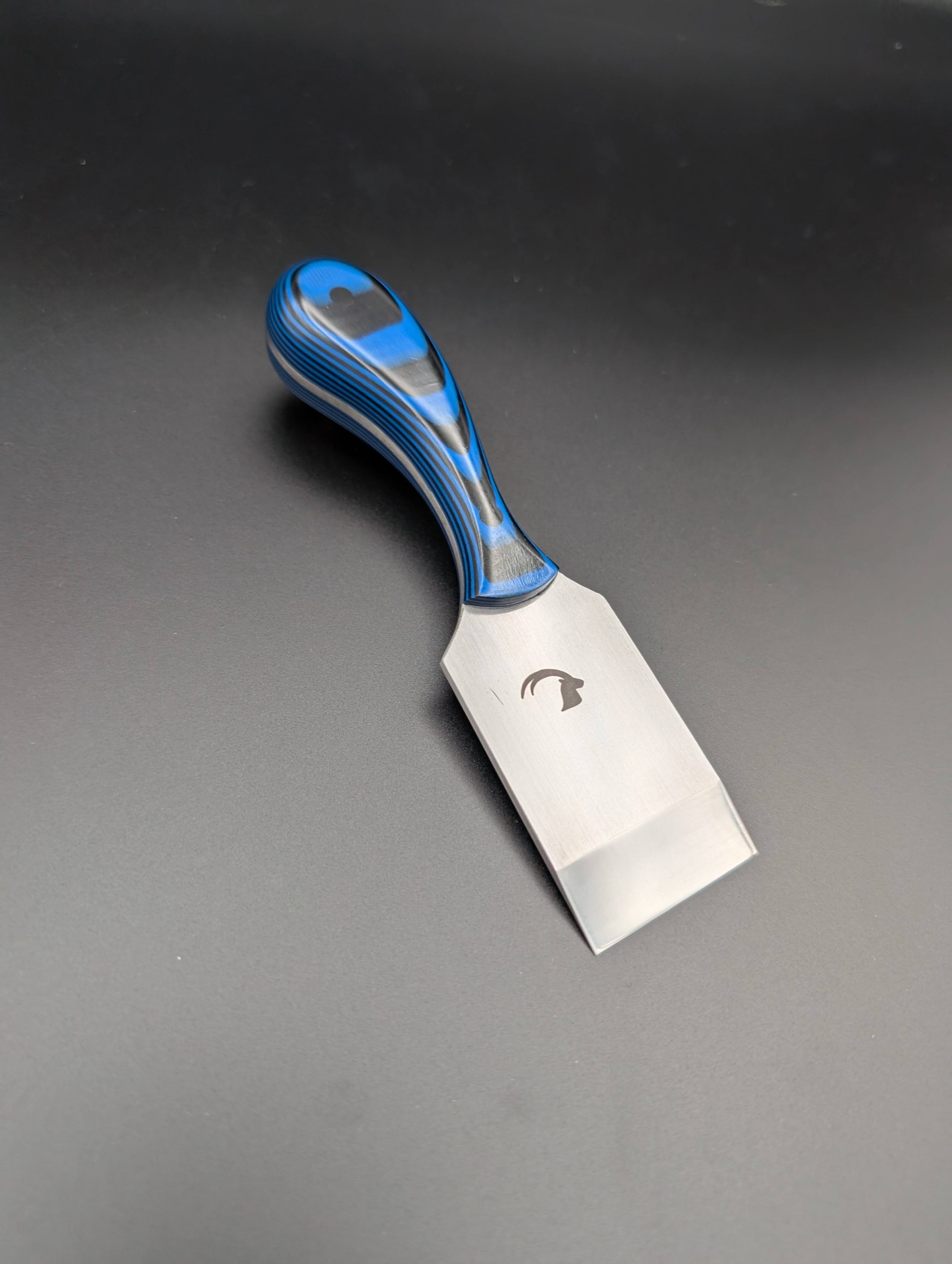 Flat Skiver - Black/Blue G10